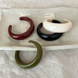 Minimalist resin C-shaped open bracelet stylish chic stackable wrist jewelry detail view