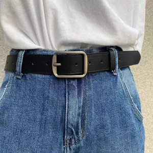 Black leather belt for men and women, classic retro pin buckle waist belt for jeans pants.