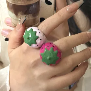 Schattige aardbei emaille ringen set, kleurrijke macaron stijl stapelbare vingerringen dames.