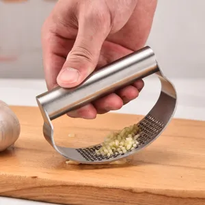 Prensa Ajos de Acero Inoxidable Curvado Picadora de Ajo Manual Trituradora de Ajo Portátil Herramienta de Cocina para Cocinar Hogar