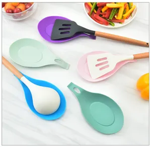 Poggia mestolo in silicone supporto per utensili da cucina, spatola resistente e organizzazione.