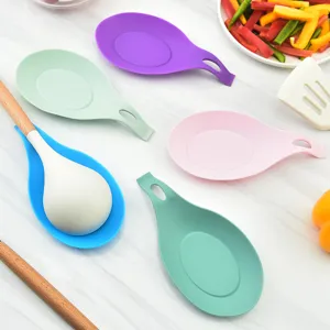 Poggiapiatto in silicone colorato per cucina supporto resistente al calore utile
