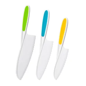Children plastic safety knives set, colorful handle serrated fruit cake bread cutter for kids.