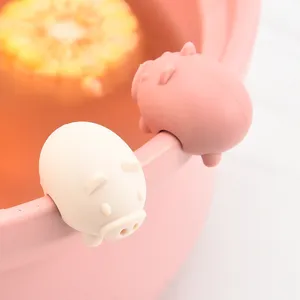 Cute silicone pig pot lid lifter anti spill clip for soup cooking kitchen tool main view
