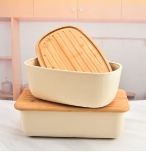 Nahaufnahme der Plastik-Brotkasten mit Bambusdeckel, grosse Kapazitaet Kuechen Vorratsdose.