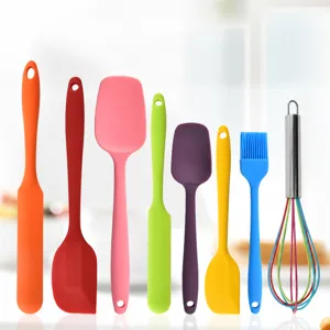 Juego de utensilios de cocina de silicona coloridos, herramientas de repostería y espátulas.
