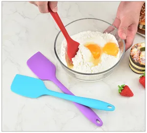 Set di spatole in silicone per pasticceria, raschietto da cucina e spatola per crema.