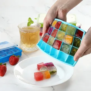 Bac à glaçons en silicone 24 grilles moule carré avec couvercle pour boisson fraîche