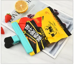 Plastic food sealing clip for snack bags, airtight fresh keeping clamp tool for kitchen.