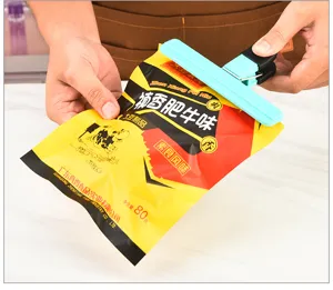 Silicone bag sealing clip for snack food fresh keeping, durable plastic clip for kitchen storage.