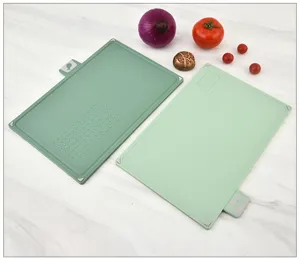 Multifunctionele kunststof snijplankset voor de keuken, antislip voedselclassificatie.