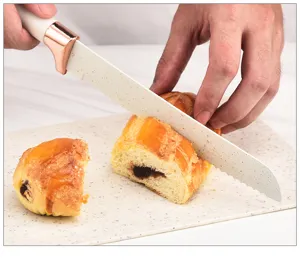 Kunststof snijplank voor de keuken, duurzame snijplank met modern gespikkeld design voor dagelijks.