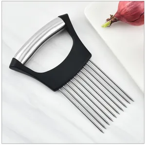 Supporto per cipolle in acciaio inossidabile e gadget da cucina per tagliare verdure.