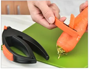 Multifunctional plastic garlic press and kitchen tool set, durable and easy to use daily.
