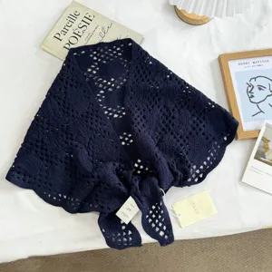 Ρετρό πλεκτό τριγωνικό σάλι crochet κορεατικού στιλ, κομψή διάτρητη γυναικεία κάπα.