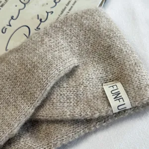Knitted headband for women, wide winter hair band, soft cozy winter hair accessories khaki.