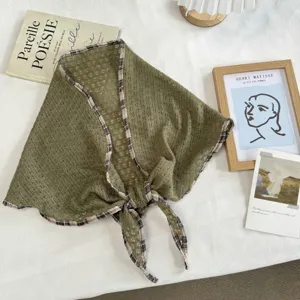 Pañuelo triangular calado retro verano transpirable moda versátil tocado elegante.