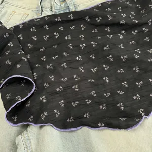 Korean style black floral triangular scarf with purple lettuce edge for women spring summer.