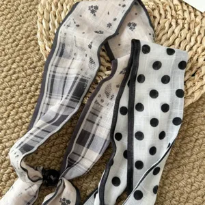 Schicker langer Schal mit Punkten und Karo vielseitiges Haarband für Damen Alltag.