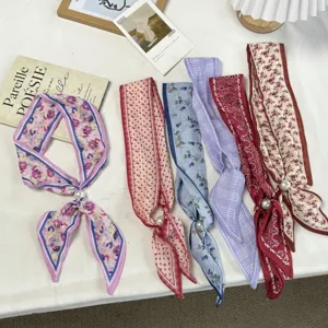 Retro Dames Bloemenprint Polyester Sjaal Ketting Met Kunstparel Frans Elegant Veelzijdige Zijden Sjaal Accessoire