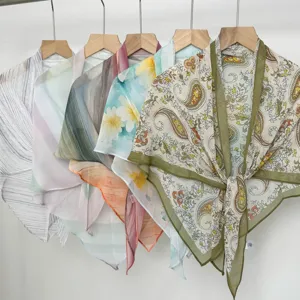 Foulard a Triangolo in Poliestere Stampato di Moda da Donna Versatile Floreale Paisley A Righe Sottile Sciarpa Scialle Accessorio Vita