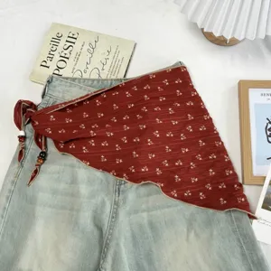 Korean style floral triangle scarf paired with denim, sweet headdress or waist decoration.