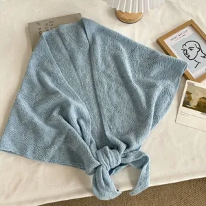 Écharpe triangulaire en tricot bleu femme automne hiver châle creux polyvalent chic
