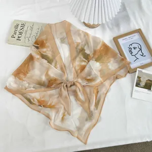 Sciarpa triangolare con stampa floreale foulard leggero elegante accessorio donna