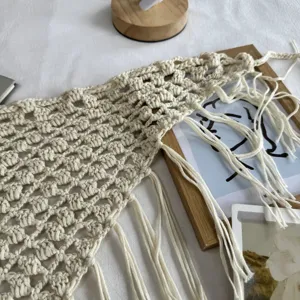 Foulard triangle crocheté beige ceinture à franges enveloppante accessoire mode femme