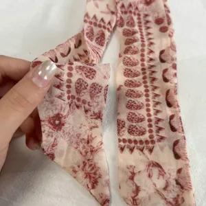 Vintage bloemen lange zijden sjaal voor dames, elegante retro halslint en haarband accessoire.