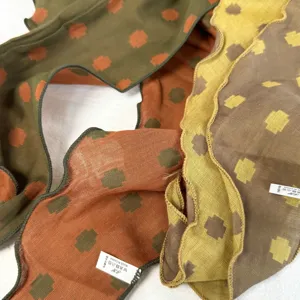 Vintage geometrisch kruis bedrukte driehoekige sjaal voor vrouwen lente mooie halsdoek.