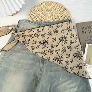 Vintage bloemenprint driehoekige sjaal haaraccessoire chique halsdoek voor mooie dames.
