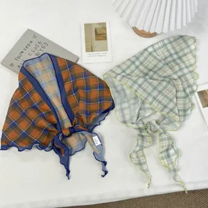 Foulard triangulaire a carreaux bandeau vintage foulard de cou accessoire de cheveux chic.