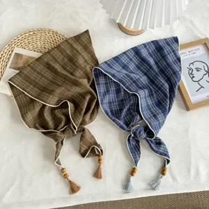 Koreanisch Retro Kariert Dreieckstuch Damen Frühling Sommer Dünn Halstuch Künstlerisch Mit Quasten Holzperlen Polyester