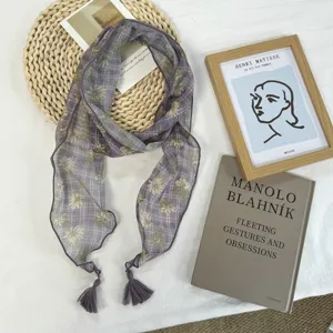 Écharpe longue à fleurs pour femme, foulard étroit style littéraire avec jolies franges.