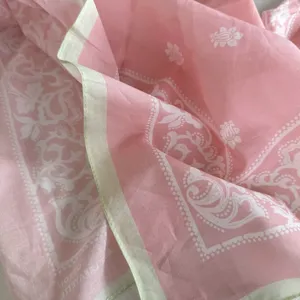 Roze paisley katoenen bandana vierkante sjaal, klassieke bloemen print mode hoofddeksel voor dames.