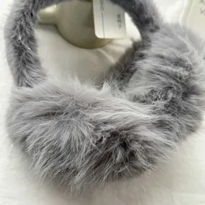 Flauschige graue Winter Ohrenschützer für Damen, weiche Plüsch Ohrenwärmer für kalte Tage Accessoire.