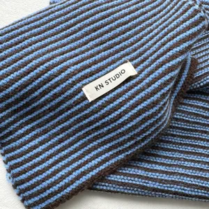Acogedora bufanda de punto a rayas azul y marrón para mujer otoño invierno cálido suave elegante