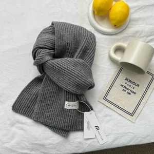 Écharpe en tricot gris foncé pour femme, douce, chaude, épaisse, couleur unie pour l'hiver.