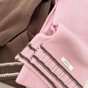 Cozy 100% pure wool winter scarf detail, thick warm retro college style knit neckwear.