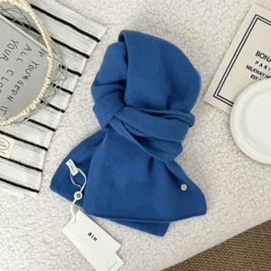 Thickened pure wool knitted scarf for women, cozy winter neck warmer and stylish accessory.