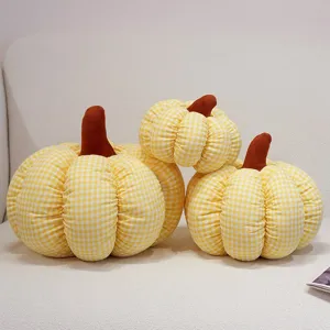 Ensemble de coussin en peluche citrouille à carreaux style nordique, doux et mignon pour cadeau.