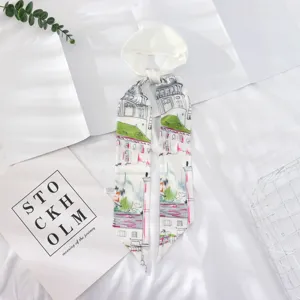 Elegantes schickes Seidentuch mit architektonischem Print, vielseitiges Halstuch Accessoire.