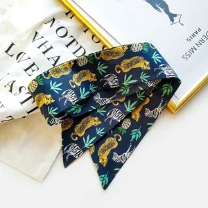 Chic foulard twilly imprimé léopard zèbre pour femmes, accessoire élégant de sac ou bandeau.