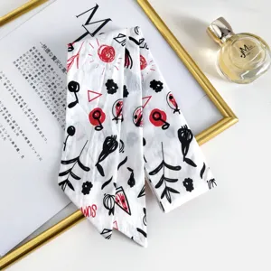 Long foulard twilly en lin et coton avec imprimé abstrait noir et rouge accessoire élégant sac
