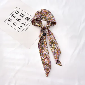 Élégant foulard de cheveux floral pour femme, long ruban mignon pour queue de cheval ou poignet.