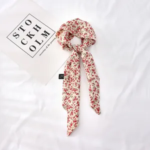 Écharpe de cheveux en soie longue à motif floral élégant ruban vintage accessoire de style