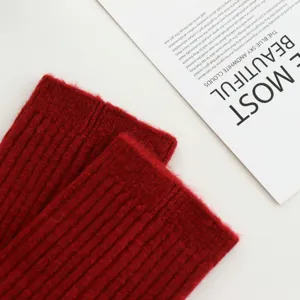 Japanse stijl rode gebreide korte beenwarmers winter warme effen kleur gezellige sokken.