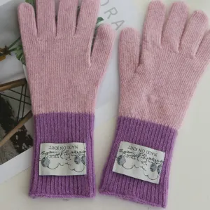 Color-block knitted gloves for women, stylish pink and purple winter warm gloves.