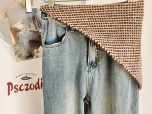 Stylish brown grid knit triangular scarf headscarf waist accessory for women fashion layering.